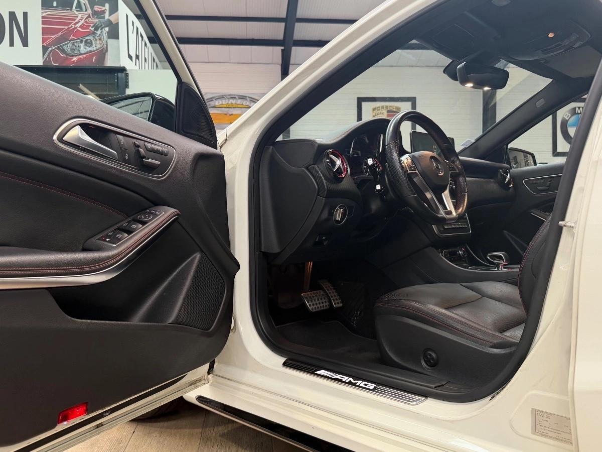 MERCEDES CLASSE A 45 AMG 4-MATIC SPEEDSHIFT 360CH - KIT AERO/TOIT OUVRANT/SIEGES CHAUFFANTS