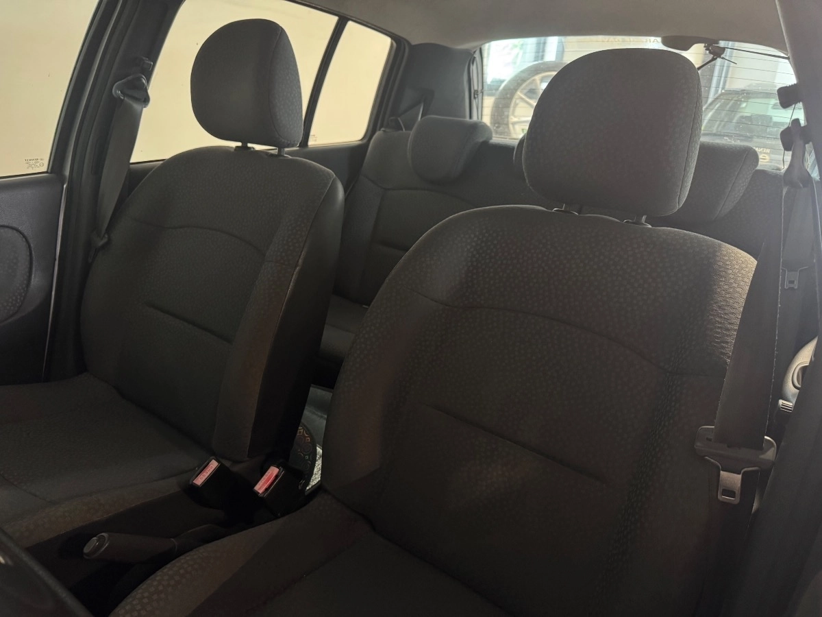 Renault Clio - photo 11