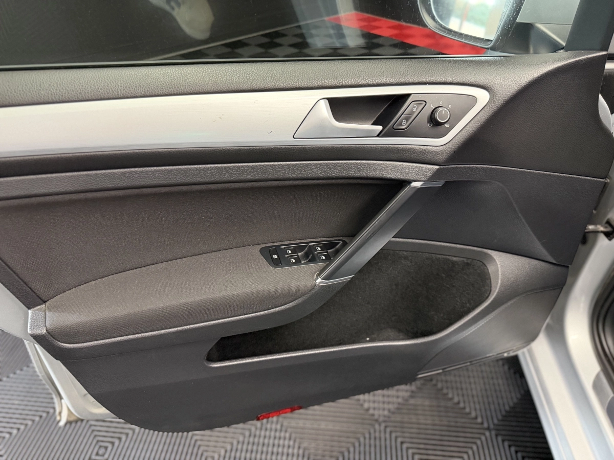 Volkswagen Golf - photo 21