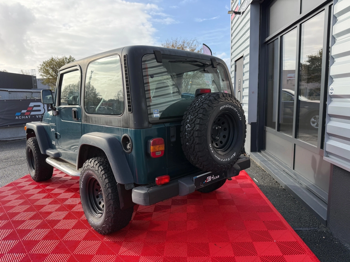 Jeep Wrangler - photo 4