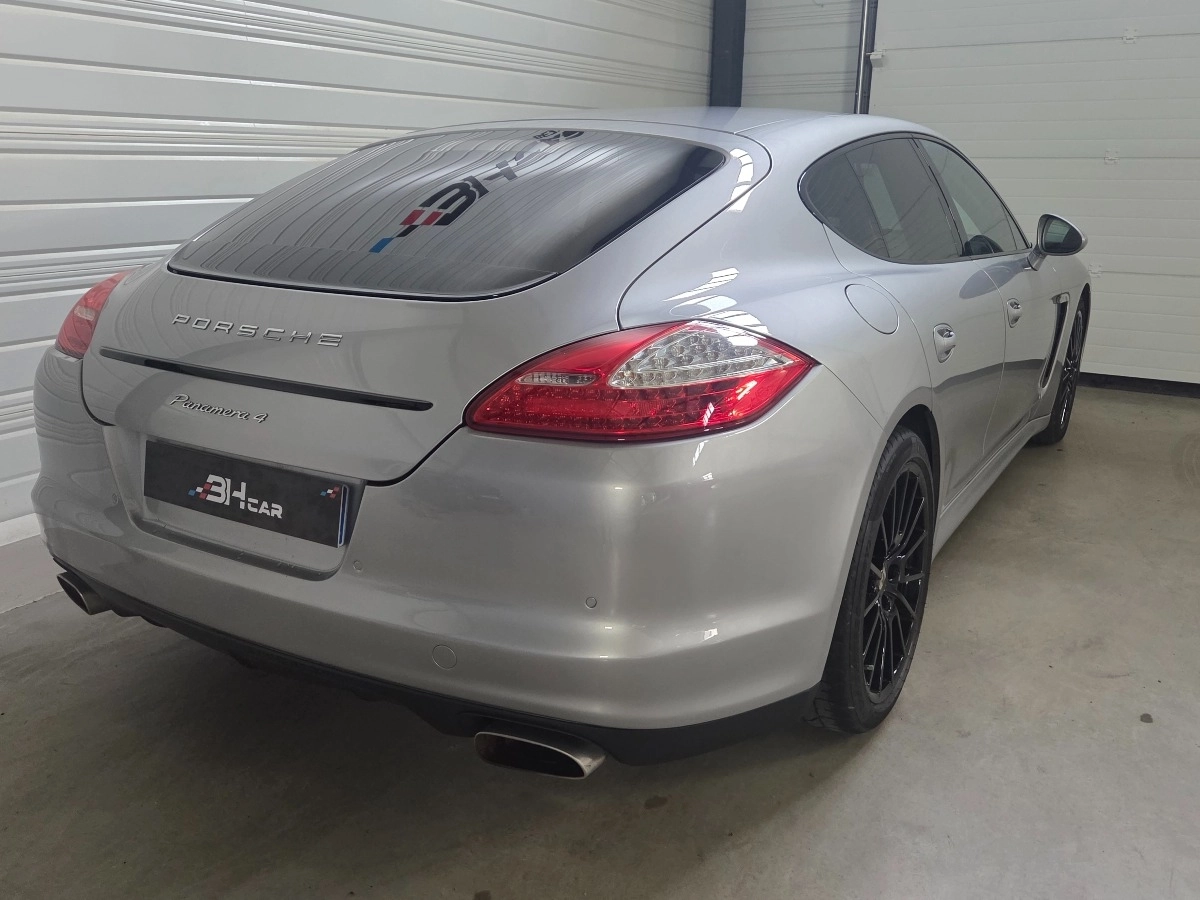 Porsche Panamera - photo 19