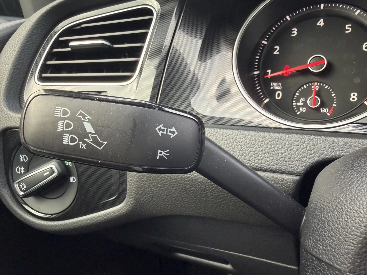 Volkswagen Golf - photo 14
