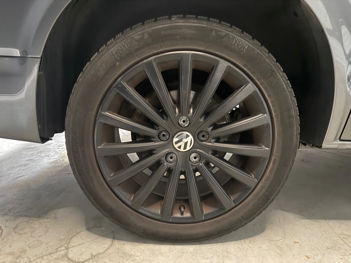 Volkswagen Multivan - photo 11