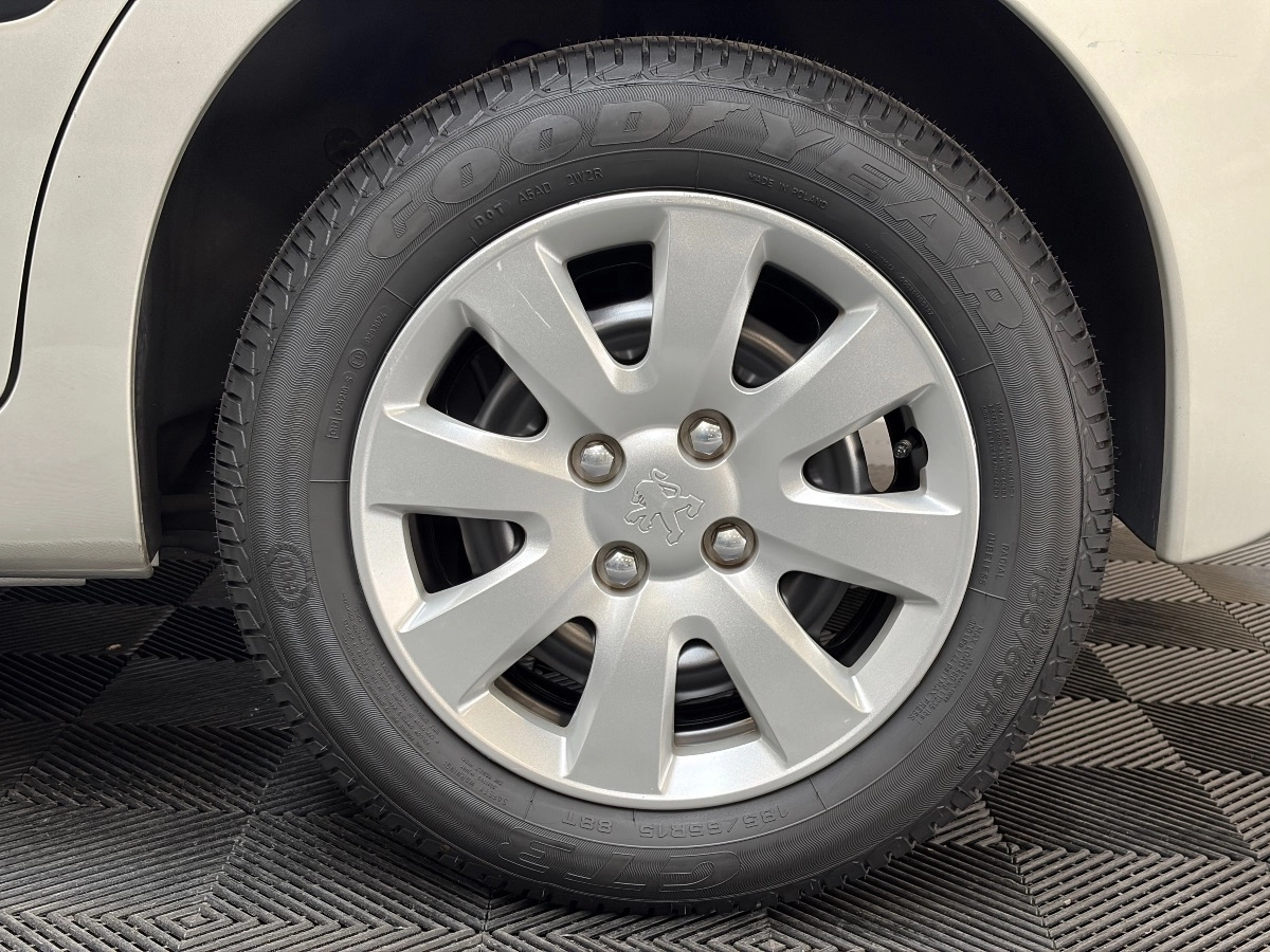 Peugeot 207 - photo 13