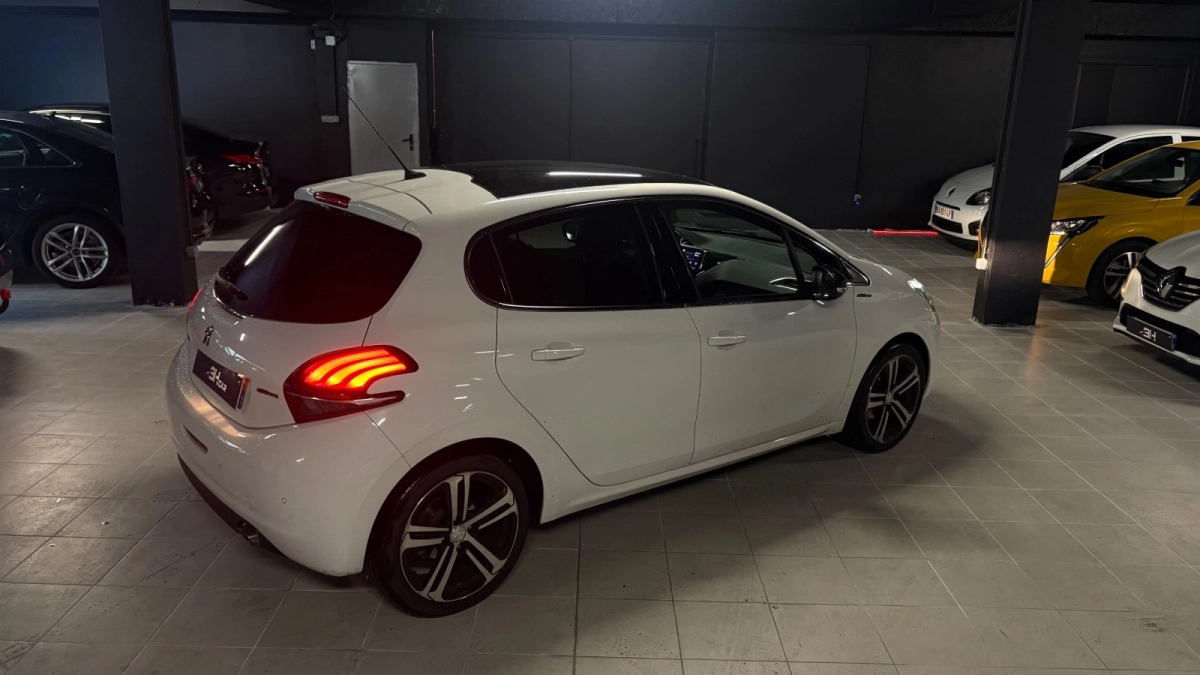 Peugeot 208 - photo 6