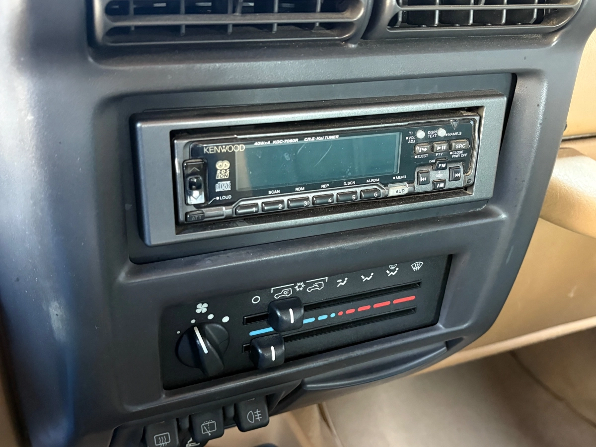 Jeep Wrangler - photo 10