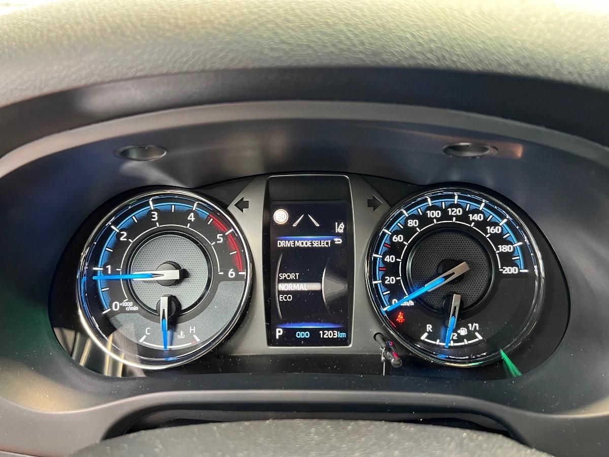 Toyota Hilux 2.8 D-4D 204 DOUBLE CABINE BVA INVINCIBLE 4WD /CAM360/JBL/CARPLAY