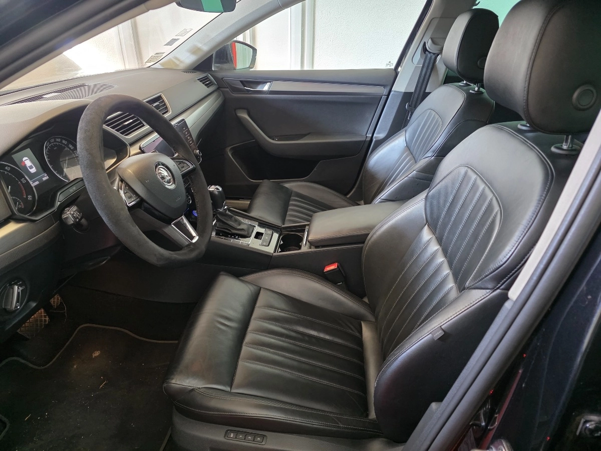 Skoda Superb - photo 7
