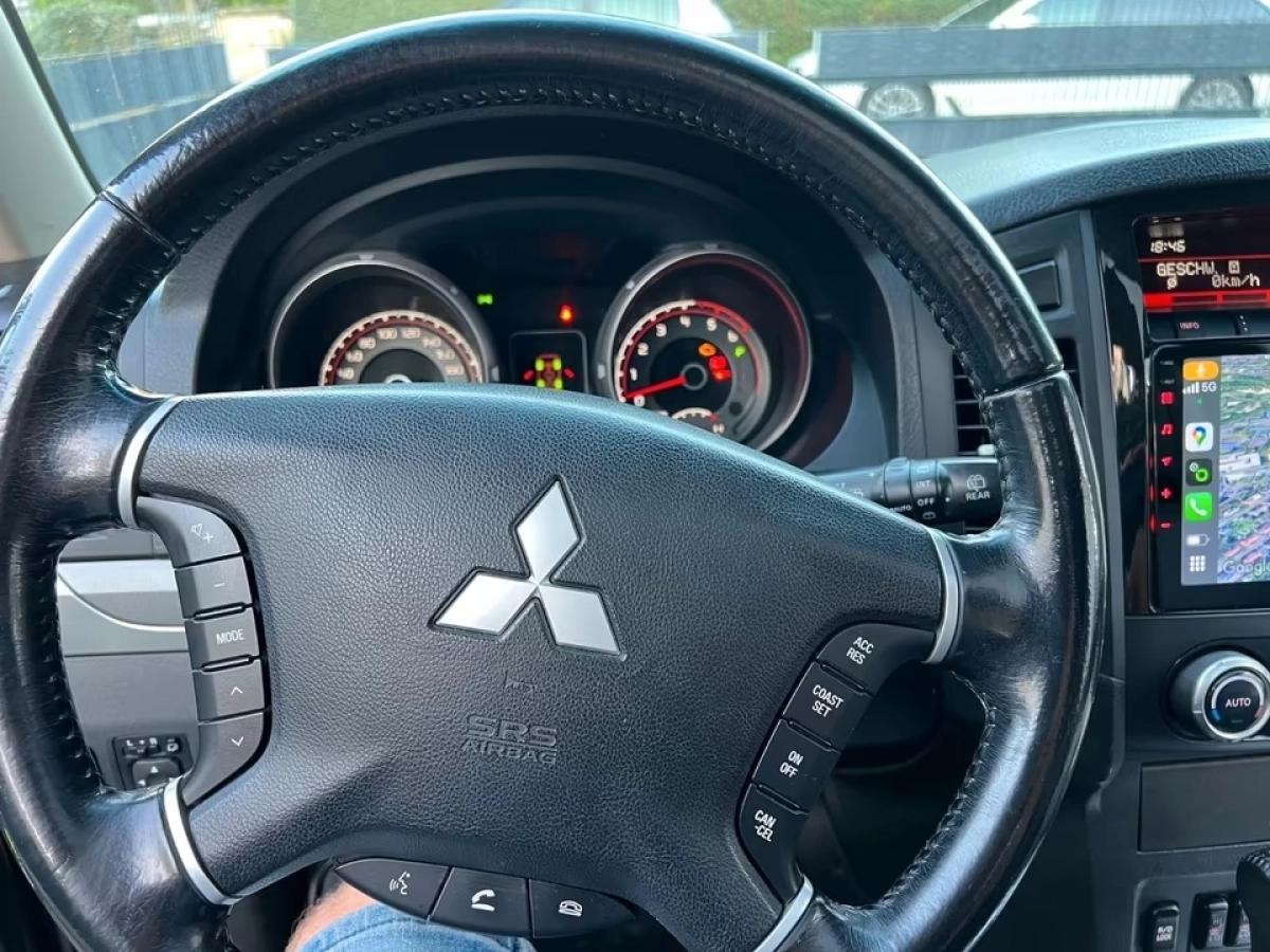 Mitsubishi Pajero 3.2 DID 200 4WD