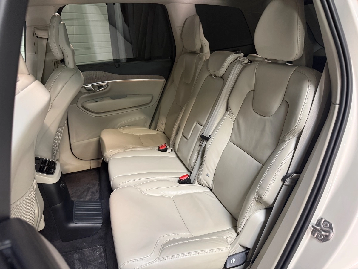 Volvo Xc90 - photo 14