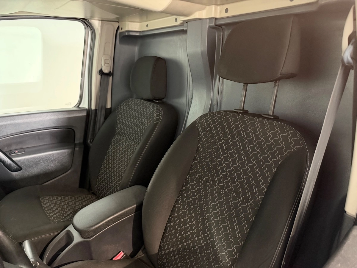 Renault Kangoo Express - photo 23