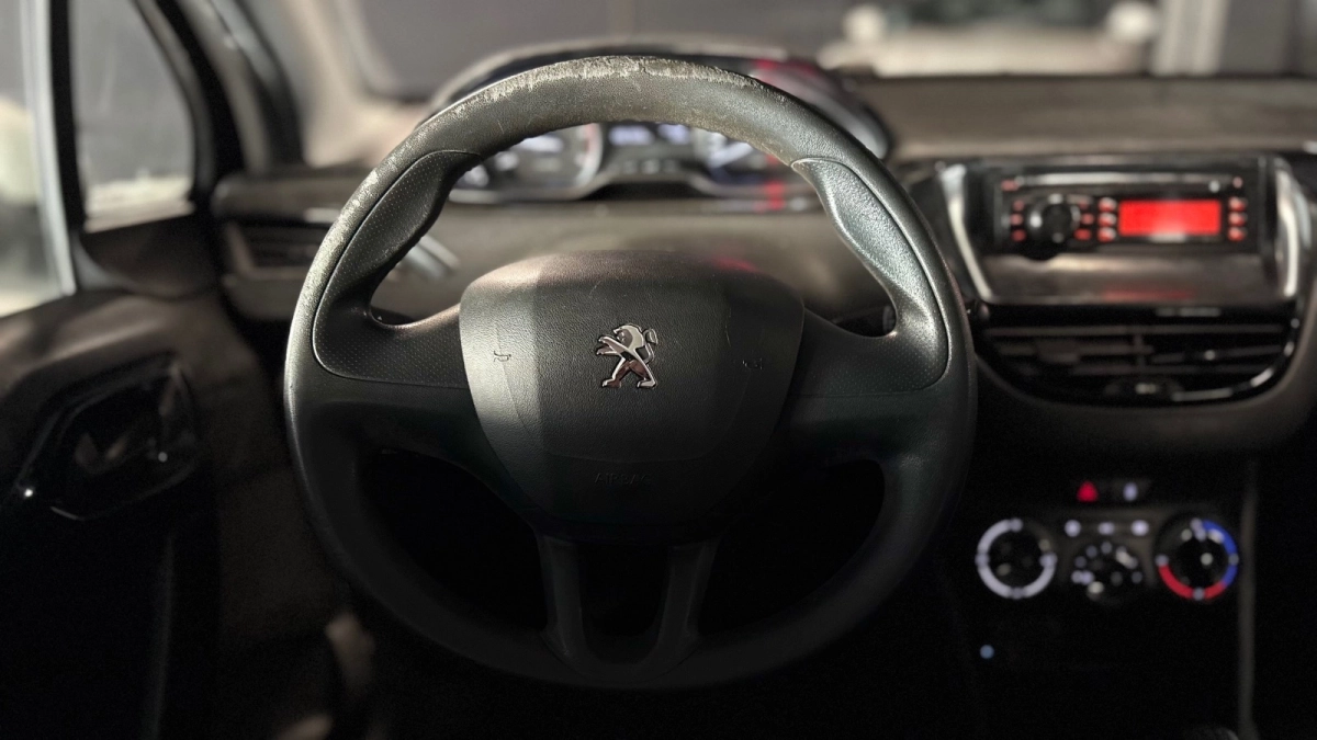 Peugeot 208 - photo 18