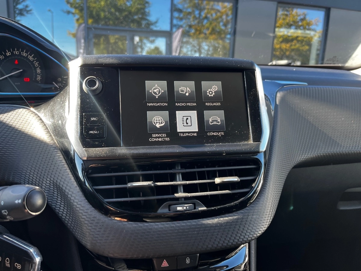Peugeot 208 - photo 11