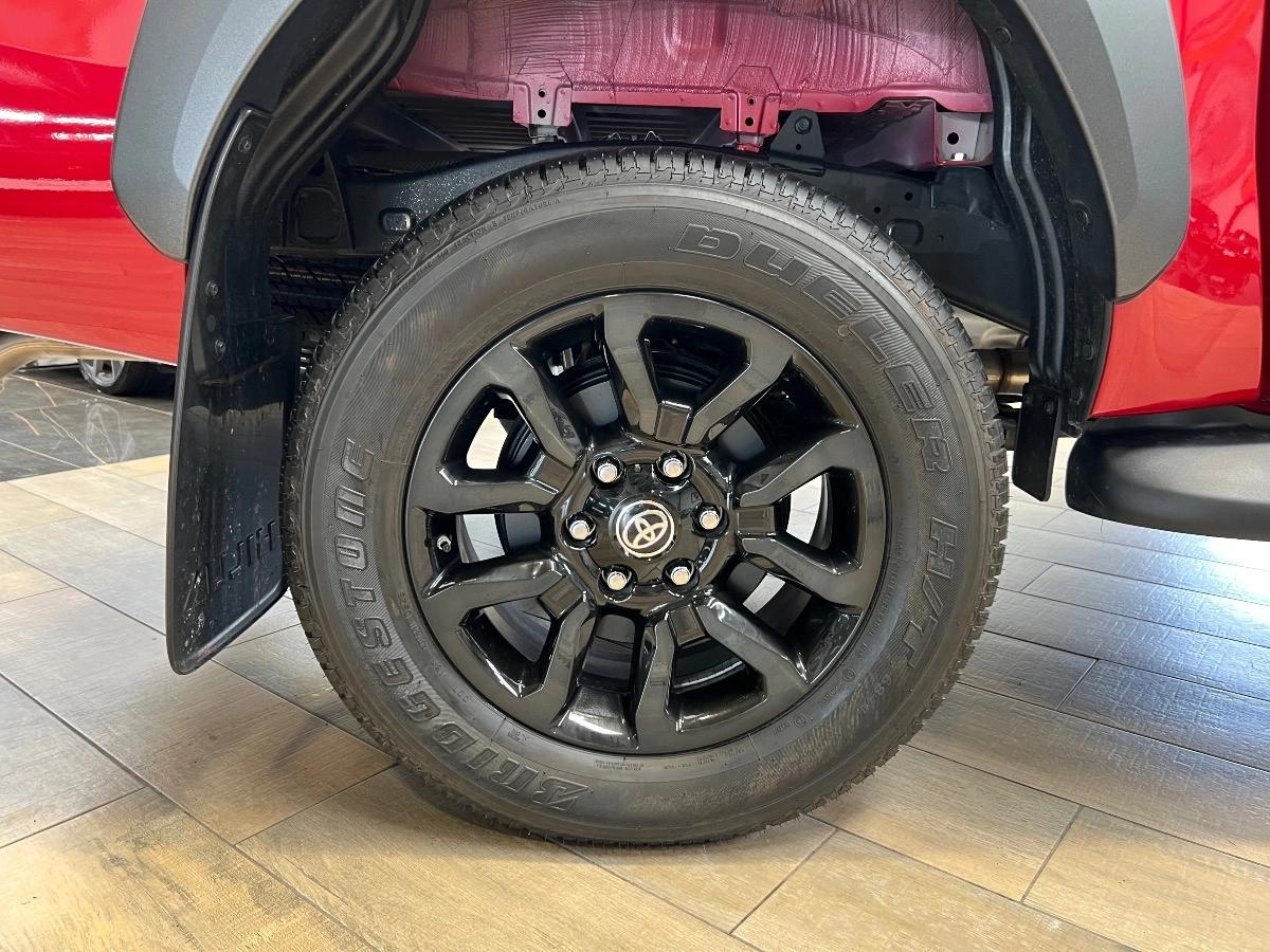 Toyota Hilux 2.8 D-4D 204 DOUBLE CABINE BVA INVINCIBLE 4WD /CAM360/JBL/CARPLAY