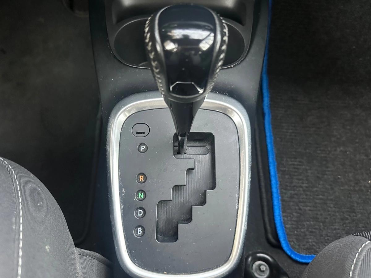 Toyota Yaris 1.5 VVTI 100H 75 HYBRID FULL-HYBRID FRANCE BVA