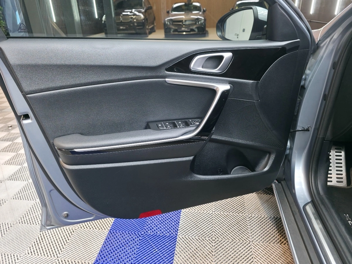 Kia Xceed - photo 26