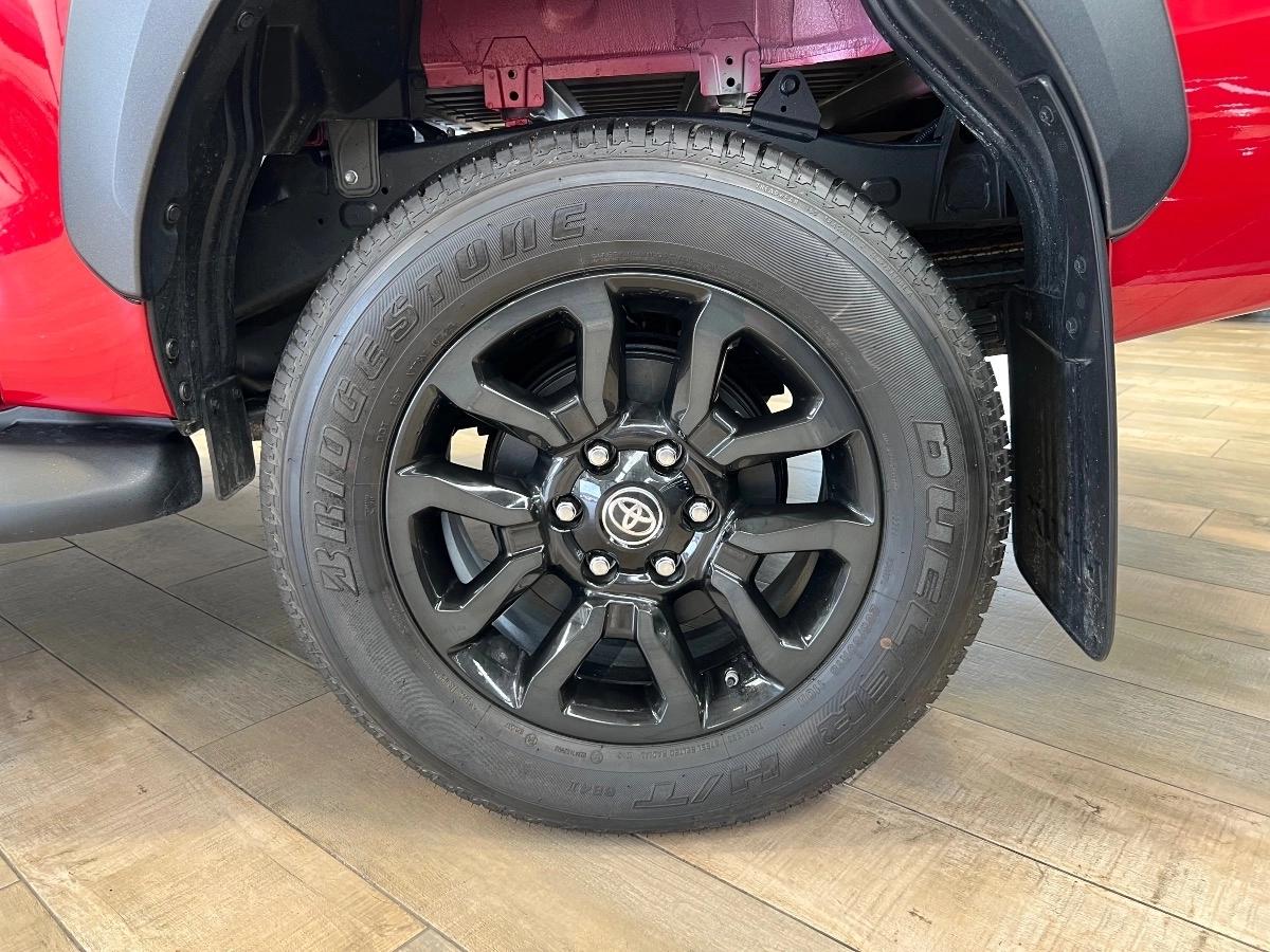 Toyota Hilux 2.8 D-4D 204 DOUBLE CABINE BVA INVINCIBLE 4WD /CAM360/JBL/CARPLAY