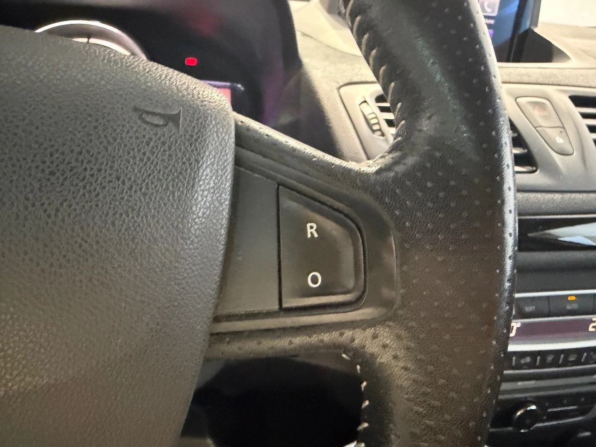 Renault Megane - photo 25
