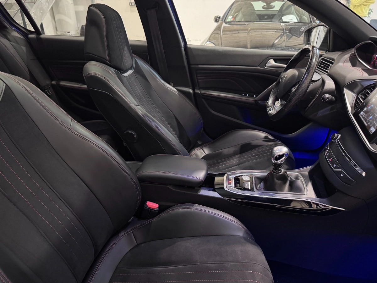 Peugeot 308 - photo 13