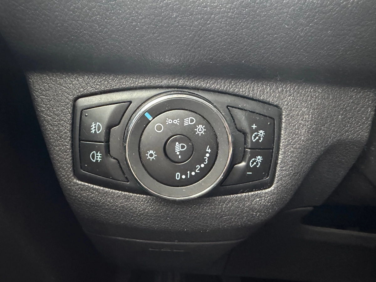 Ford Tourneo Courier - photo 22