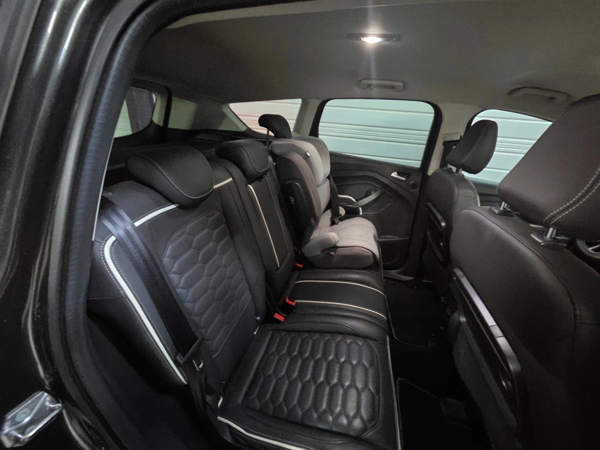 Ford Kuga - photo 12