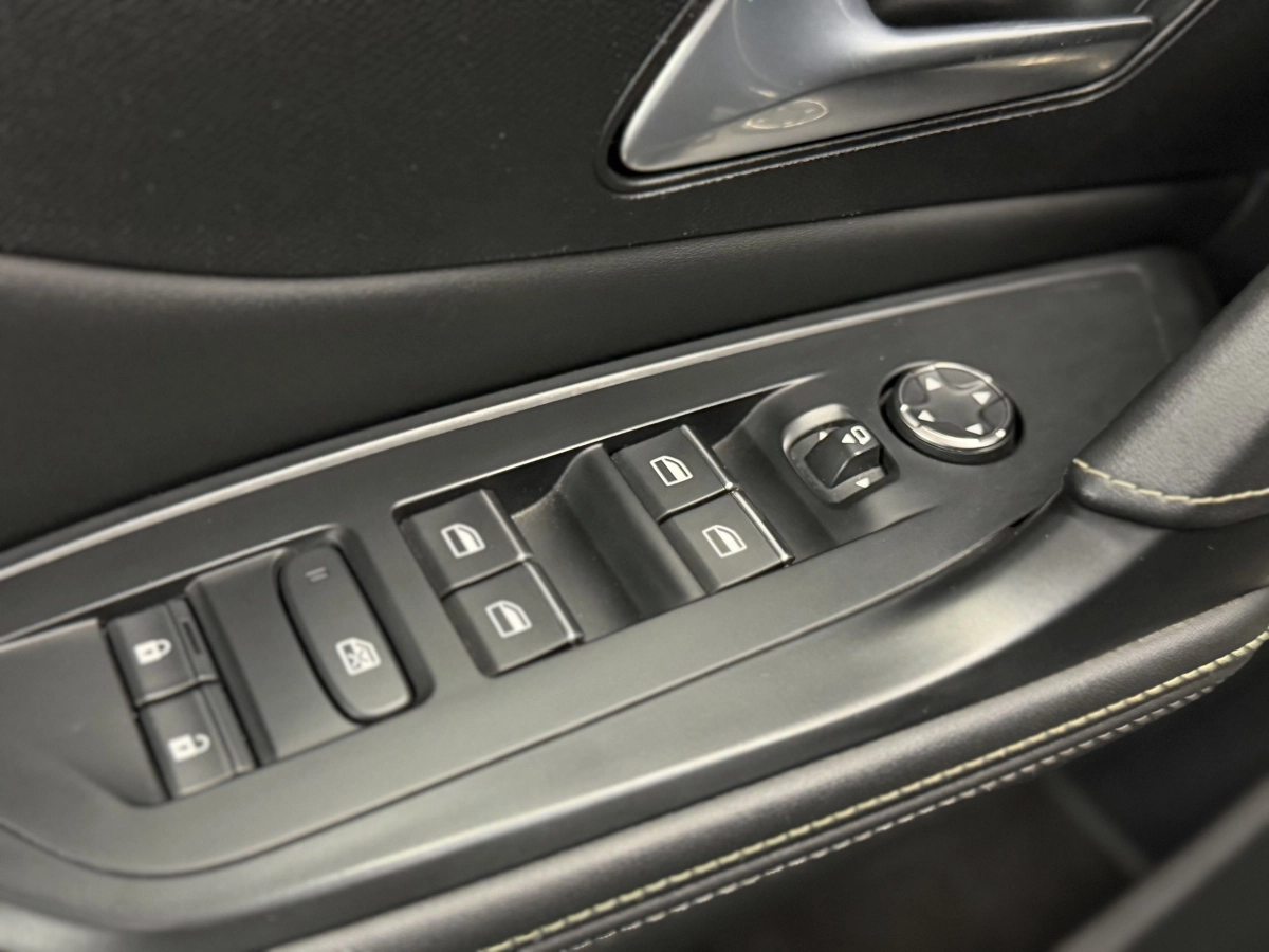 Peugeot 308 - photo 13