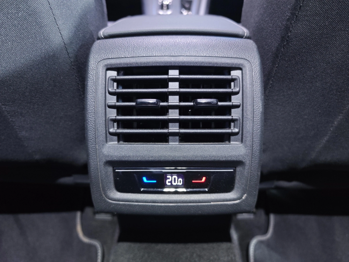 Volkswagen Golf - photo 23