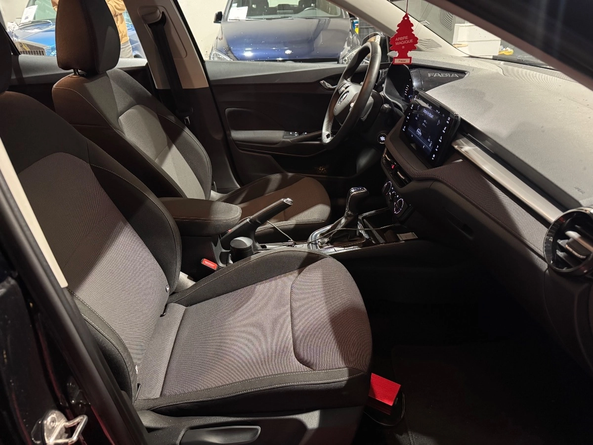 Skoda Fabia - photo 10