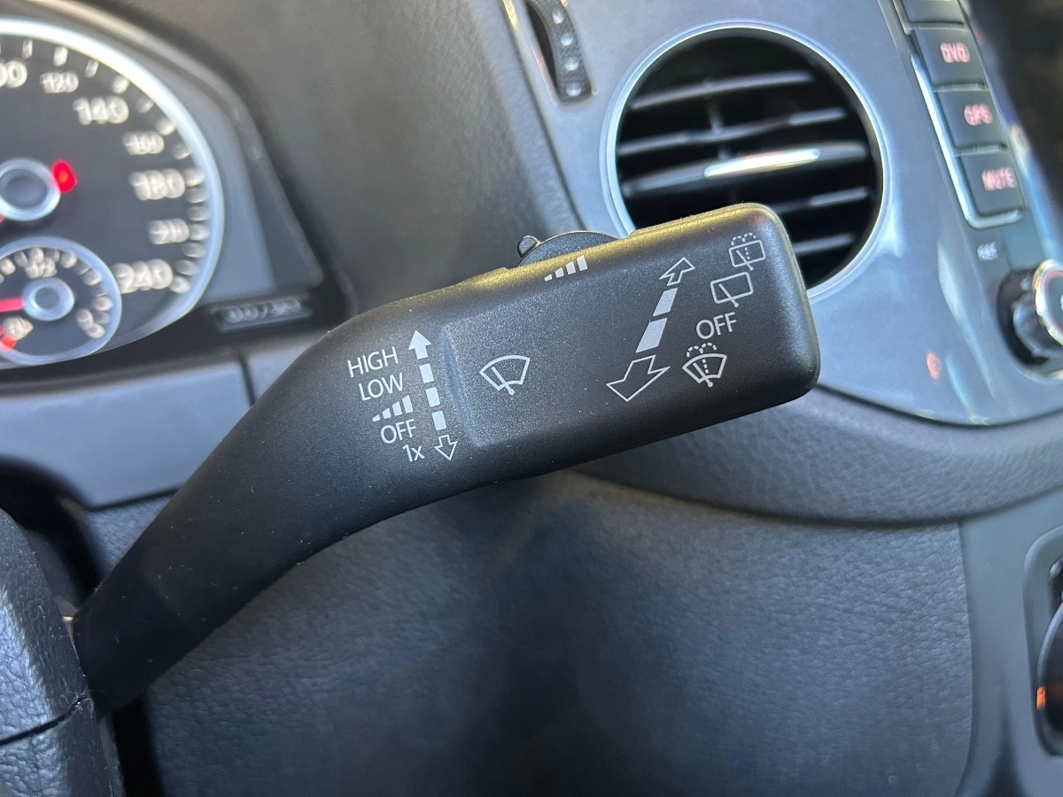Volkswagen Tiguan - photo 23
