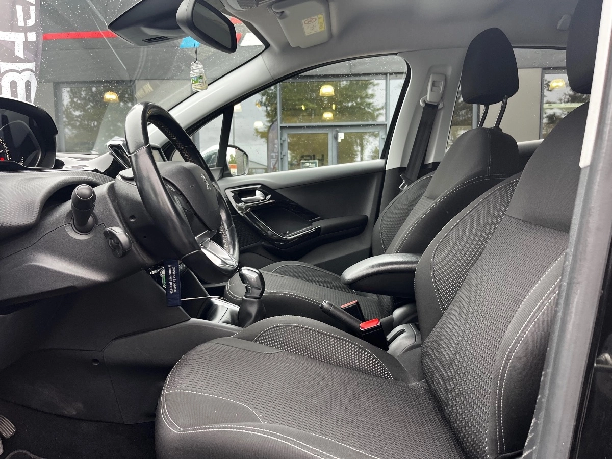 Peugeot 208 - photo 7