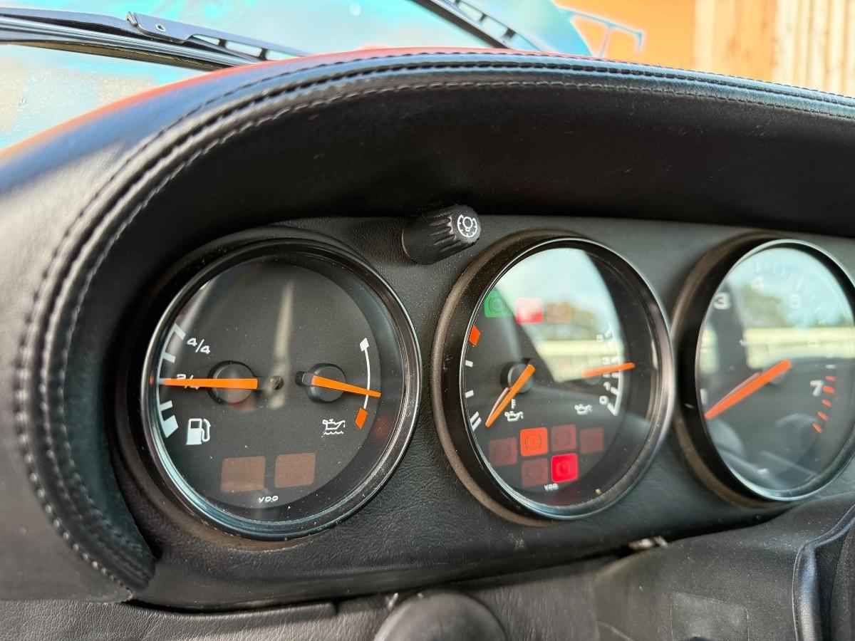 Porsche 911 COUPE 993 3.6 270 CARRERA 4