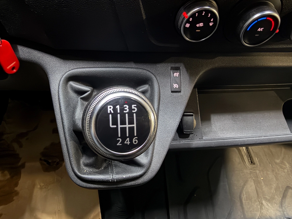 Renault Master Vu - photo 24