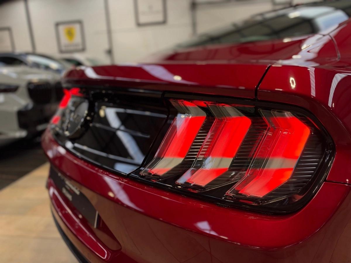 Ford Mustang VI (2) FASTBACK 5.0 V8 450 GT BVA10 /ROUGE RUBY/CARPLAY/SUIVI FORD/