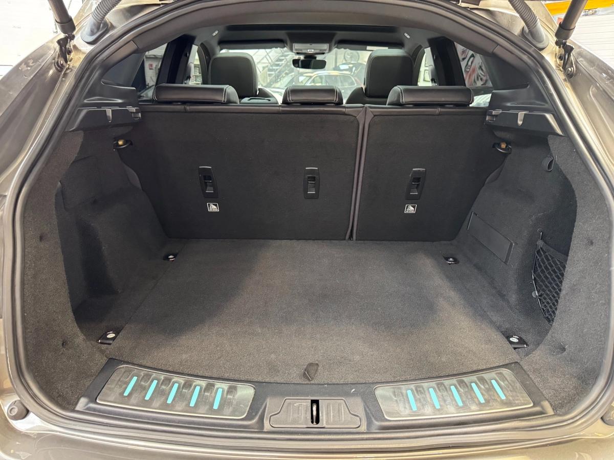 Jaguar E-pace 2.0 D240 240 R-DYNAMIC SE AWD BVA / TOIT PANO / MERIDIAN / SIEGES ELEC CHAUFFANTS