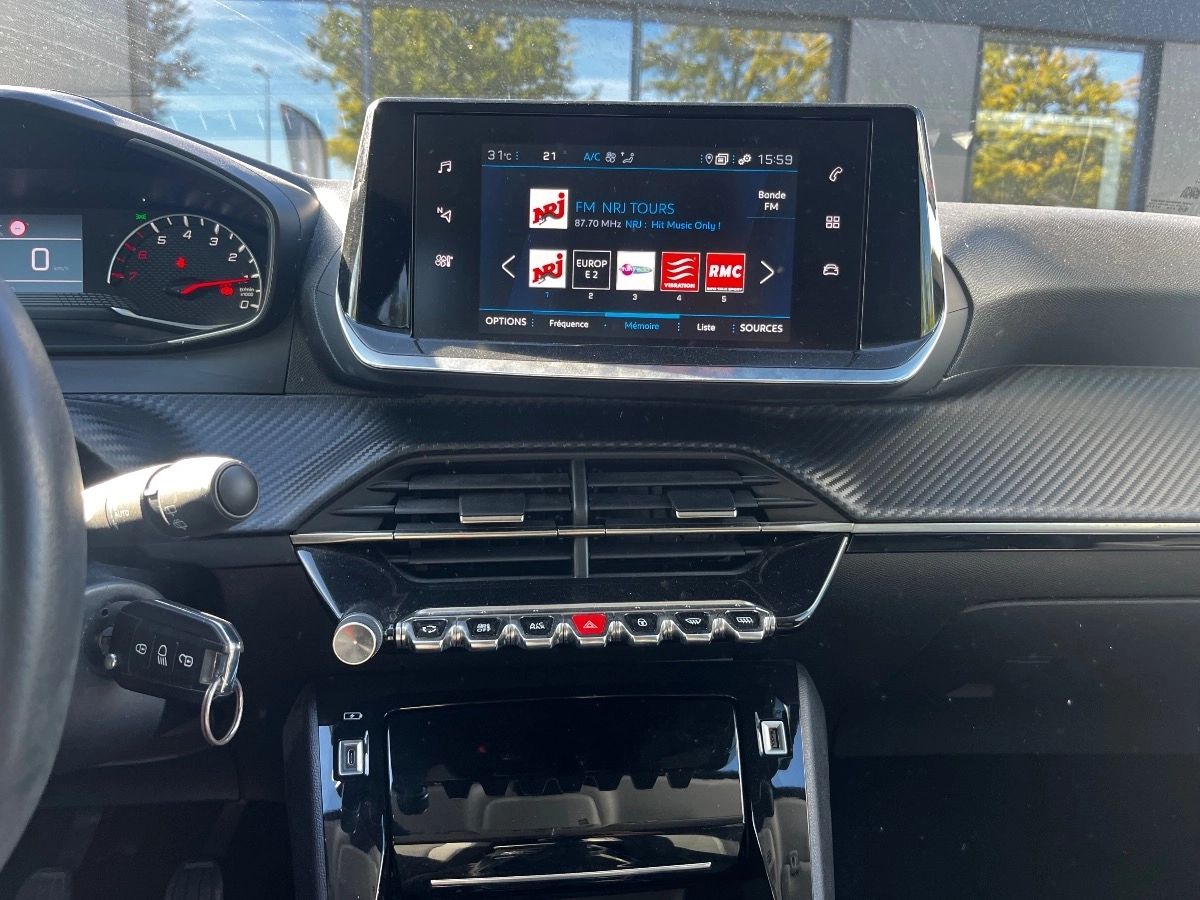 Peugeot 208 - photo 17