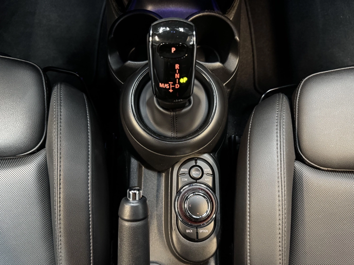 Mini Cabrio - photo 14