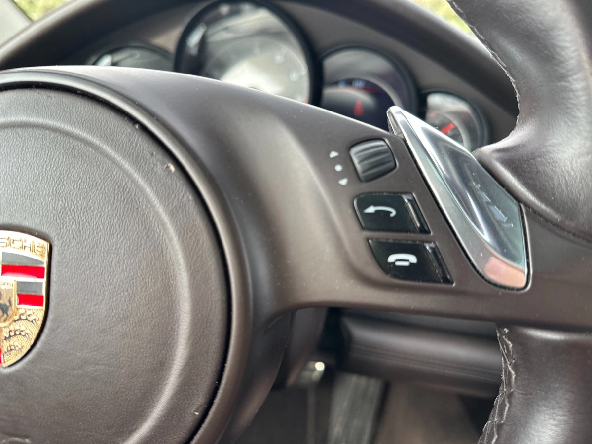 Porsche Panamera - photo 18