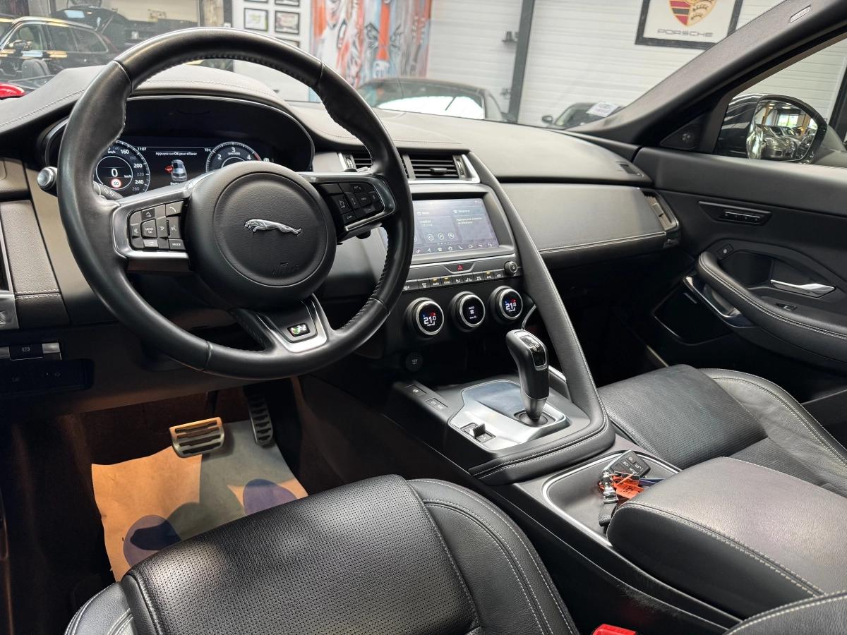 Jaguar E-pace 2.0 D240 240 R-DYNAMIC SE AWD BVA / TOIT PANO / MERIDIAN / SIEGES ELEC CHAUFFANTS