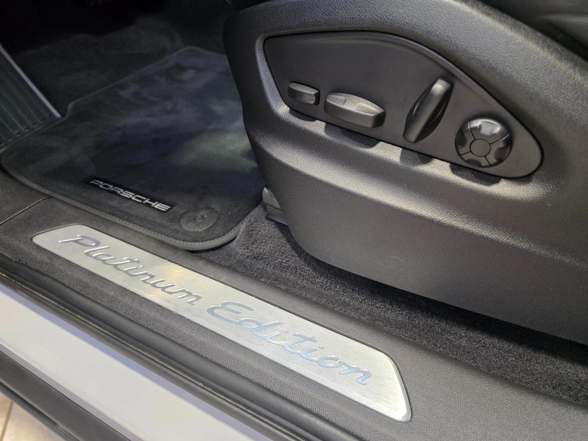 PORSCHE CAYENNE 3.0 V6 462 PLATINIUM EDITION