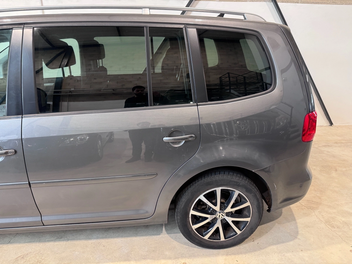 Volkswagen Touran - photo 6
