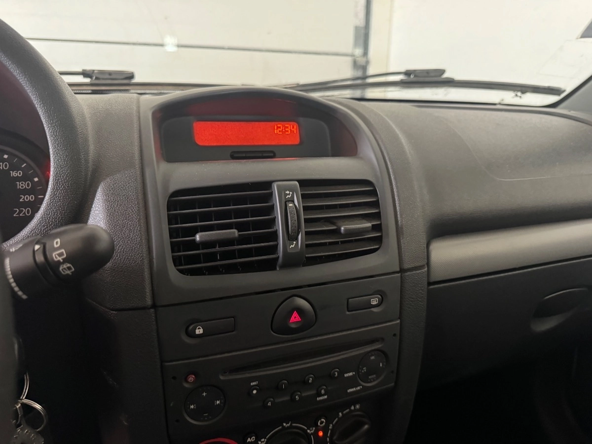 Renault Clio - photo 14