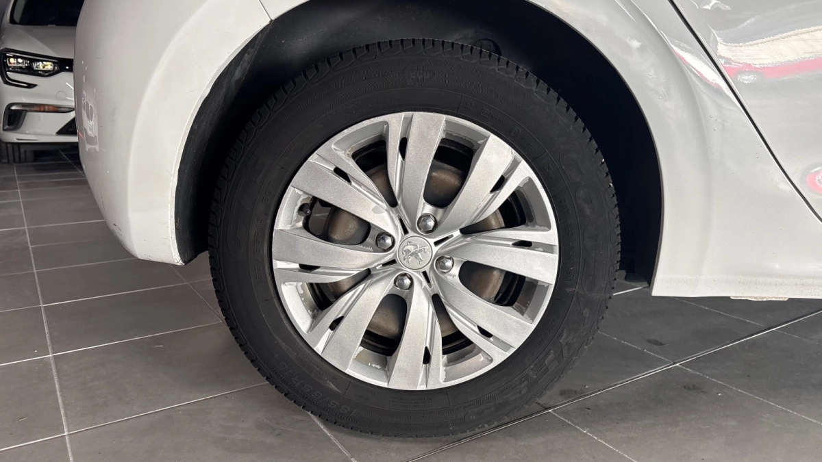 Peugeot 208 - photo 13