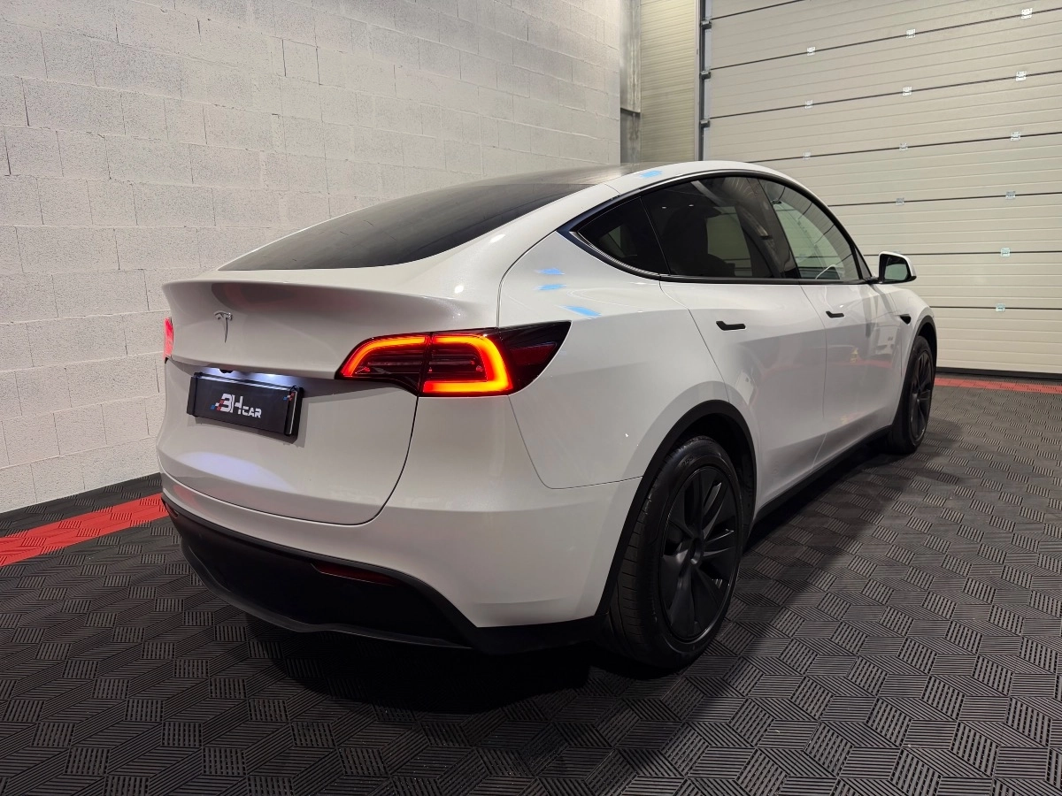 Tesla Model-y - photo 3