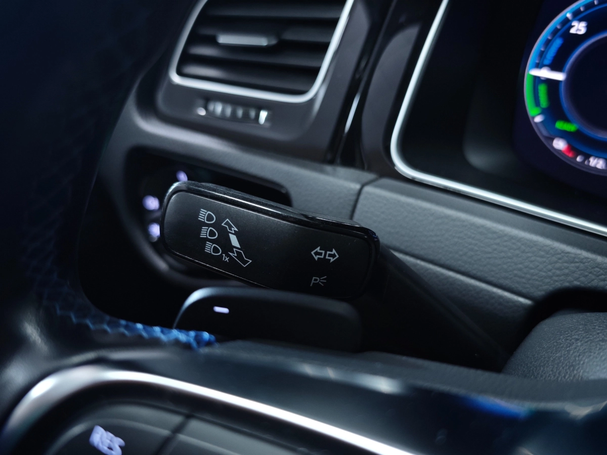 Volkswagen Golf - photo 14