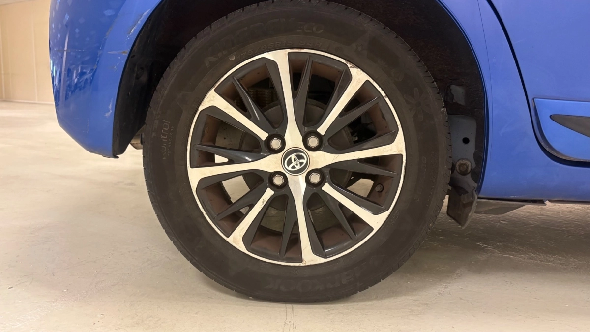 Toyota Yaris - photo 14
