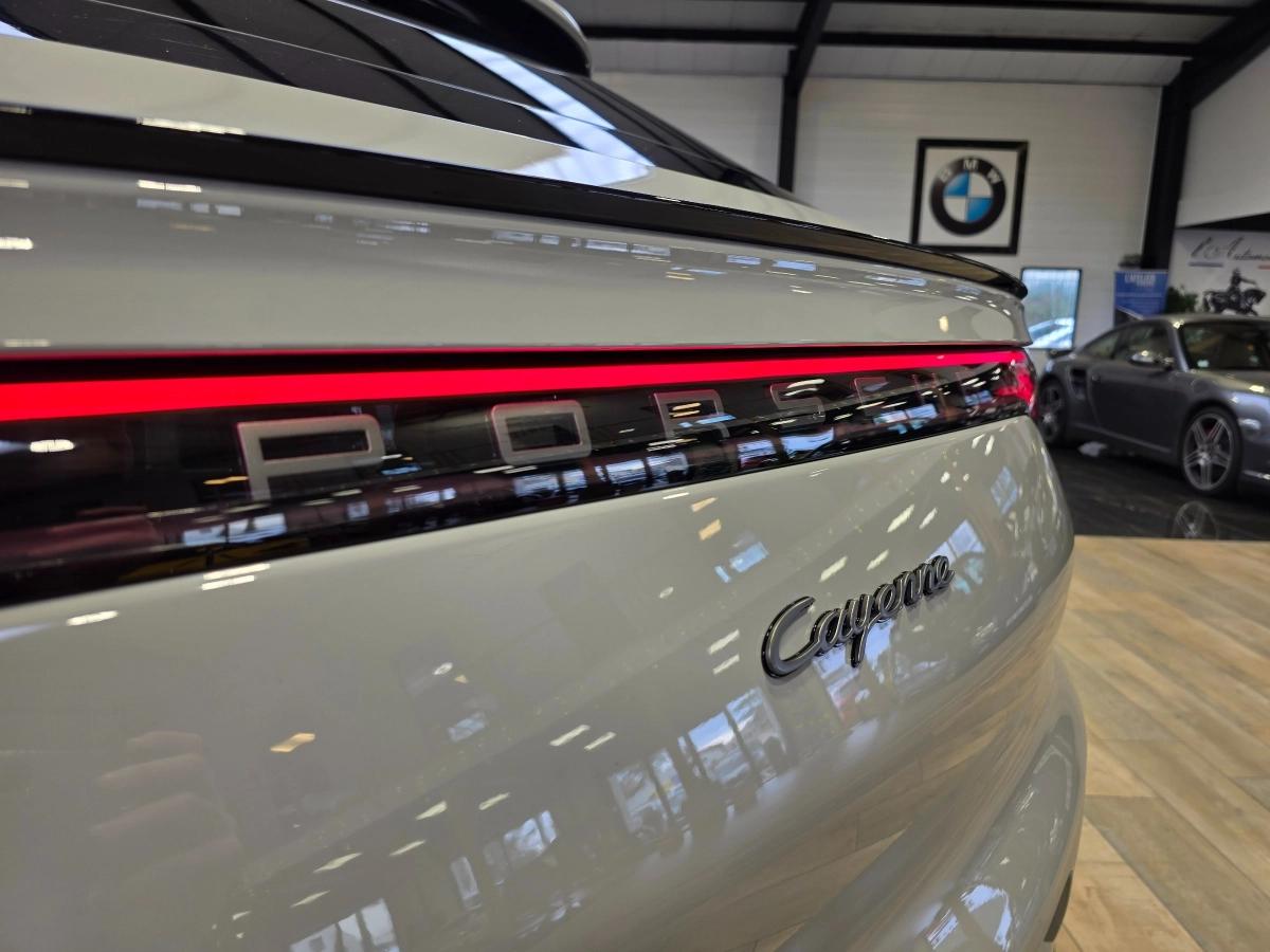 PORSCHE CAYENNE 3.0 V6 462 PLATINIUM EDITION