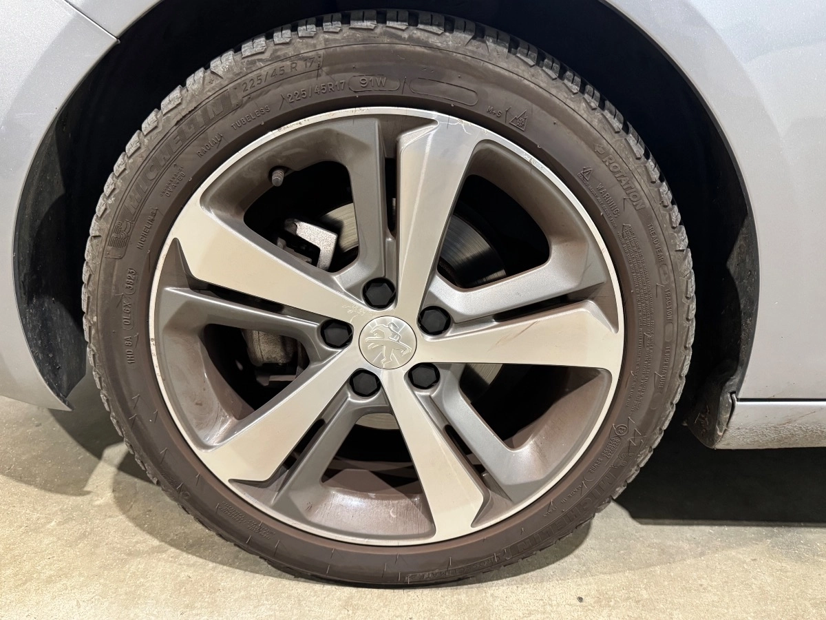 Peugeot 308 - photo 8