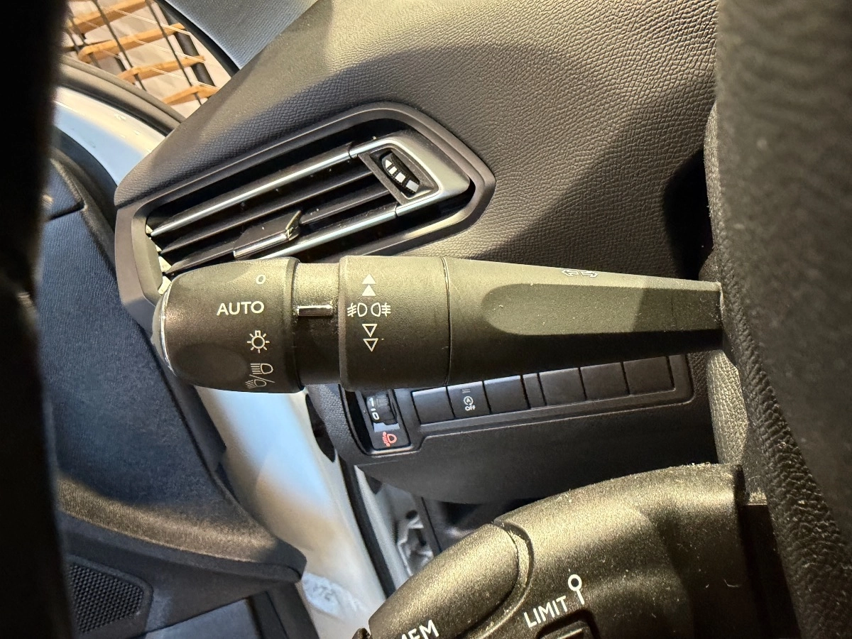 Peugeot 308 - photo 26