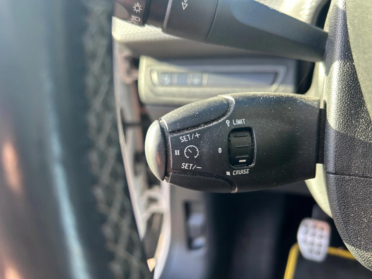 Peugeot 2008 GENERATION-I 1.6 BLUEHDI 120 CROSSWAY