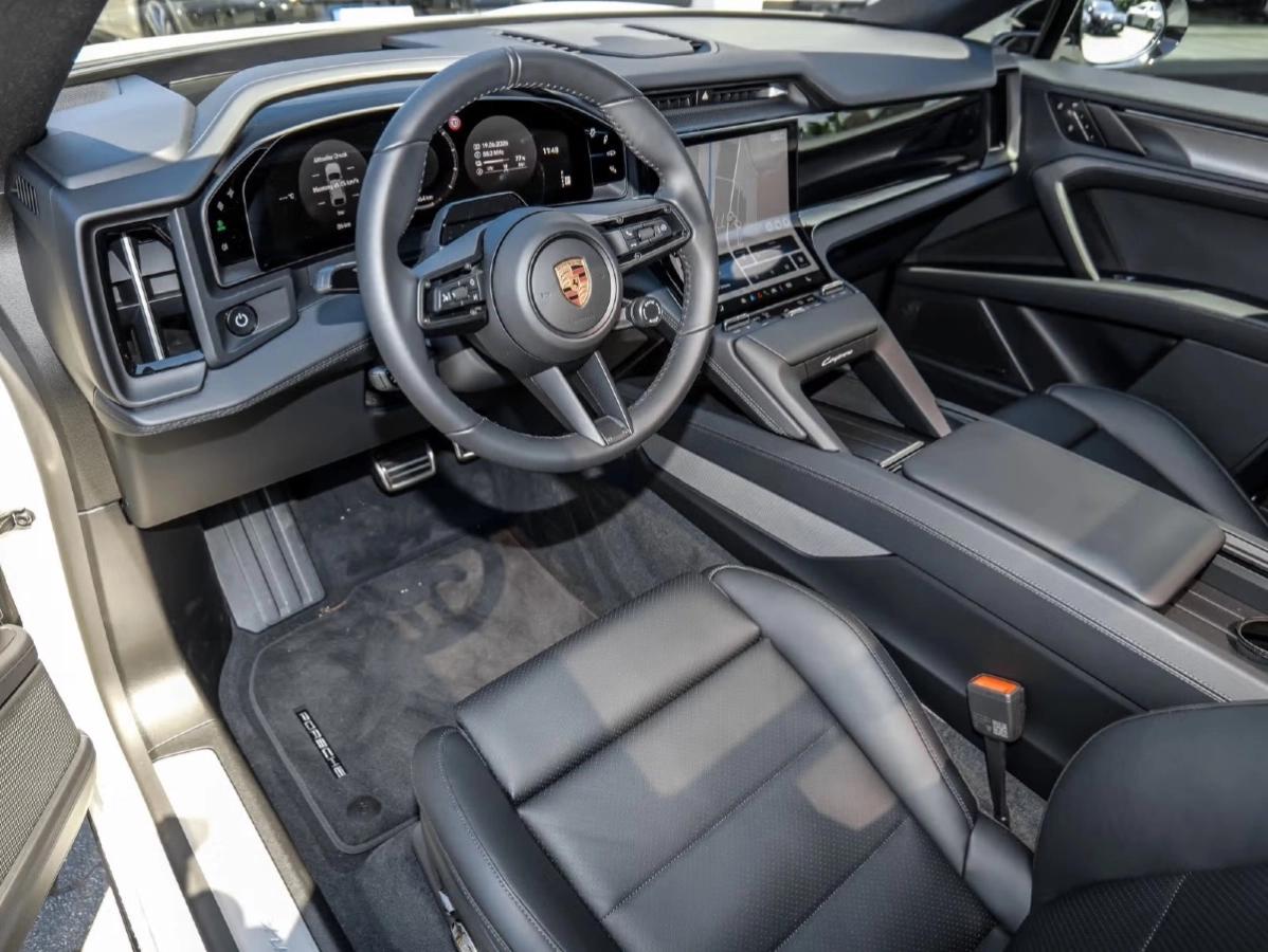 Porsche Cayenne Electrique 442ch 632km WLTP Toit Ouvrant/Attelage/Sport Sound/21“/Sièges 14/Volant Surfaces et Siège